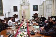 Pulang dari AS dan UEA, Jokowi Kumpulkan Menteri di Istana Bogor