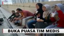 Inilah Suasana Buka Puasa Tim Medis RS Wisma Atlet Jakarta