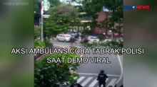 Ambulans Coba Tabrak Polisi saat Demo UU Cipta Kerja, Viral