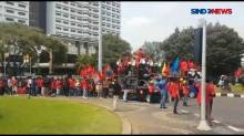 Massa Buruh Demo UU Cipta Kerja Berkumpul di Patung Kuda