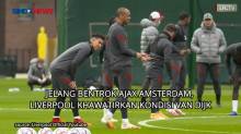 Jelang Bentrok Ajax Amsterdam, Liverpool Khawatirkan Van Dijk