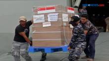 120 Ton Bantuan Alkes dari Singapura Tiba Di Tanjung Priok