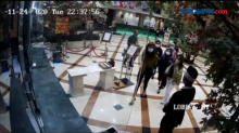 Detik-Detik Penangkapan Artis ST dan MA di Hotel Terekaman CCTV