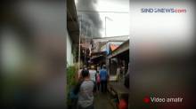 Kebakaran Hanguskan Lima Rumah Di Permukiman Padat Penduduk Kalibaru
