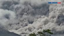 Video Gunung Semeru Erupsi, Luncurkan Awan Panas 4,5 Km