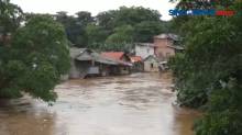 Damkar Evakuasi 101 Jiwa di Lokasi Banjir Pejaten Timur