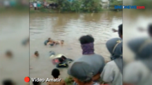 Mobil Pengantin Baru Terjun ke Sungai, Evakuasi Berlangsung Dramatis