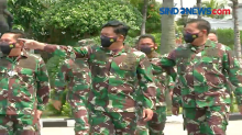 Panglima TNI Marsekal TNI Hadi Tjahjanto Tinjau Vaksinasi Covid-19