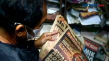 Pria di Cirebon Koleksi Ribuan Eksemplar Koran dan Majalah Lawas