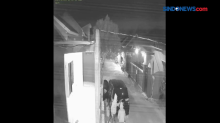 Aksi 3 Pencuri Sepeda Gunung di Perumahan Terekam CCTV