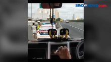Viral, Kernet Bus Beri Sesuatu pada Petugas PJR di Tol Wiyoto Wiyono