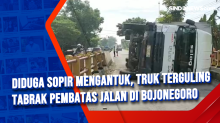 Diduga Sopir Mengantuk, Truk Terguling Tabrak Pembatas Jalan di Bojonegoro