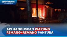 Warung Remang-Remang Dilalap Api Jadi Tontonan Warga di Jalur Pantura Subang