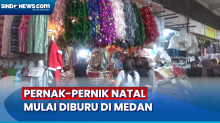 Warga Medan Mulai Serbu Toko Penjualan Pernak-pernik Natal