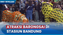 Hari Raya Imlek, Barongsai Beraksi di Gerbong dan Area Stasiun Bandung