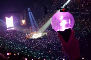 BTS  Kenalkan Edisi Khusus Light Stick