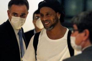 Ronaldinho Nikmati Sangkar Emas Saat Paraguay Lockdown