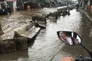 Tangerang Hujan Deras, Kembangan Dapat Kiriman Banjir