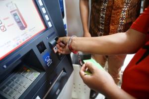 Polisi Tangkap Pelaku Spesialisasi Ganjal ATM di Cilandak