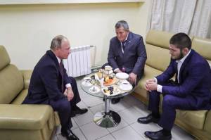 Presiden Putin Dukung Kesembuhan Ayah Khabib Nurmagomedov