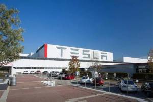 Saham Melejit,  Tesla Jadi Produsen Otomotif Termahal Kedua di Dunia