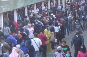 Bima Arya Geram Lihat Ribuan Penumpang di Stasiun Bogor Menumpuk