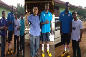 Dua Pasang Sepatu dari PEAK Indonesia buat Remaja Pecinta Basket Asal Merauke