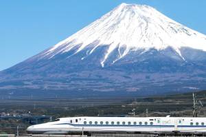 Mampu Meluncur 360 KM/Jam, Jepang Luncurkan Kereta Antigempa Pertama di Dunia