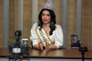 Miss Indonesia Carla Yules Aktif Berbagi Selama Pandemi Covid-19