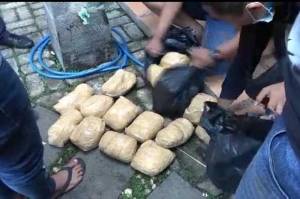 Polrestro Jakarta Barat Ciduk Kurir Narkoba di Bintaro, Sita 18 Paket Sabu-Sabu