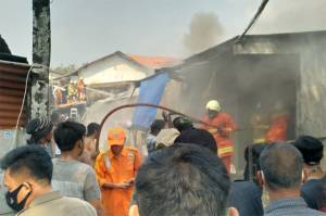 Gudang Sembako Terbakar di Palmerah, 14 Mobil Damkar Dikerahkan