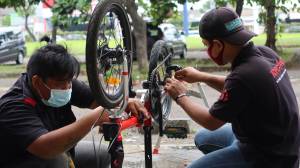 Pehobi Sepeda Meroket, Bengkel Mobil Tawarkan Layanan Coating Khusus Sepeda