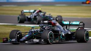 Mobil Bottas Terbakar, Lewis Hamilton Kampiun di Sirkuit Silverstone