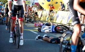 Detik-detik Kecelakaan Mengerikan Pesepeda Belanda di Tour of Poland