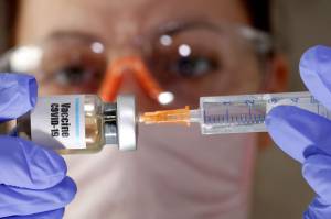 Takut Terinfeksi Penyebab Maraknya Vaksin Corona Abal-Abal