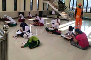 Inspiratif, Petugas PPSU Duri Pulo Patungan Sediakan WiFi Gratis untuk Pelajar