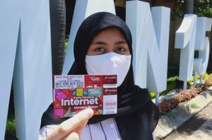 Asyik, Siswa SMA di Surabaya Dapat Bantuan Paket Internet