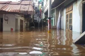 Lurah Kampung Melayu Sebut Banjir di Kebon Pala Akibat Luapan Kali Ciliwung