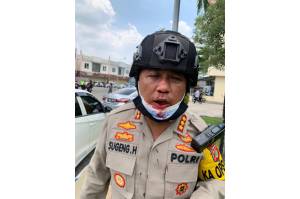 Bentrok Tolak UU Ciptaker, Kapolrestro Tangerang Kota Terkena Lemparan Batu