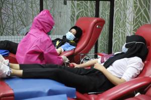129 Calon Secaba TNI AL Relawan RSD Wisma Atlet Donorkan Darah