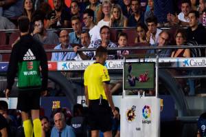 Rivalitas Barcelona dan Real Madrid Dihantui VAR, Siapa yang Bakal Diuntungkan?