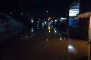 Pondok Gede Parmai Terendam Banjir Kiriman dari Bogor