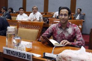 Pak Jokowi Ada Usul Nih dari Mas Nadiem, Klo Gelar Ratas Jam 2 Siang Aja