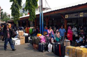 Libur Panjang, Harga Tiket Bus AKAP di Terminal Kalideres Naik 20%