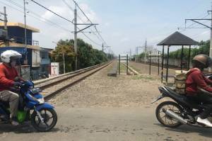 Cerita Hantu Budeg di Perlintasan Kereta Klingkit-Rawa Buaya Jakarta Barat