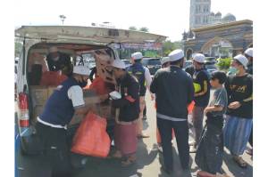 1.000 Bungkus Nasi Dibagikan Gratis untuk Jemaah Habib Rizieq di Puncak