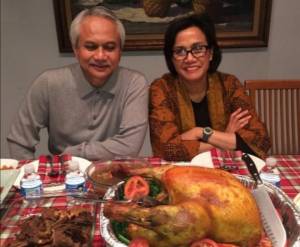 Rayakan Thanksgiving, Sri Mulyani Masak Kalkun Panggang Buat Suami