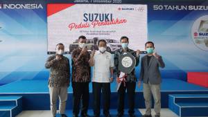 Siapkan SMK dengan Kebutuhan Industri, Suzuki  Serahkan 5  Mobil