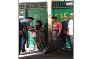 Terima Donasi Netizen, Ibu Almarhum Anggota Laskar FPI Menangis Tuntut Keadilan