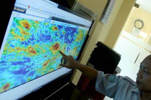 Hujan Petir Berpotensi Landa Sejumlah Wilayah Jakarta Hari Ini